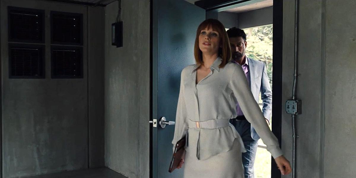 brycedallashoward-jurassicworld-01022.jpg