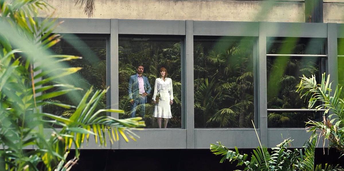 brycedallashoward-jurassicworld-01101.jpg