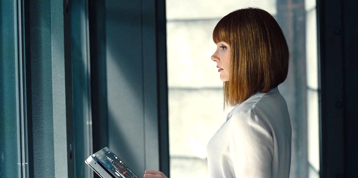 brycedallashoward-jurassicworld-01140.jpg
