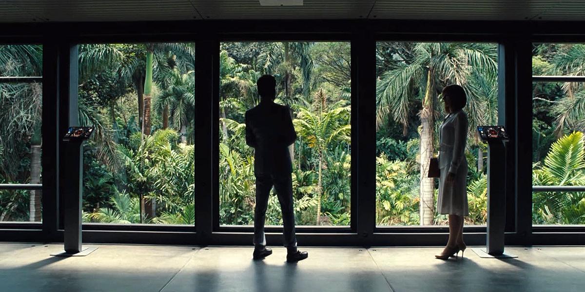 brycedallashoward-jurassicworld-01160.jpg