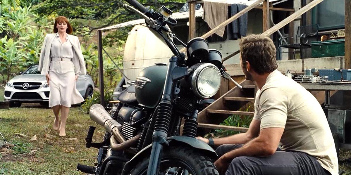 brycedallashoward-jurassicworld-01652.jpg