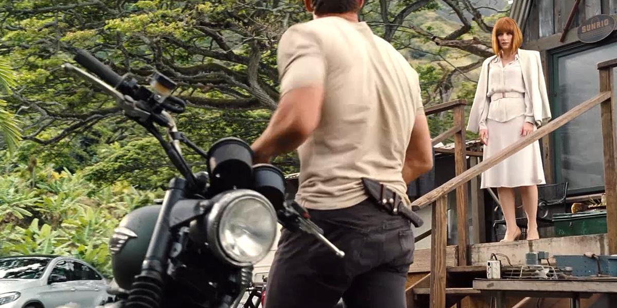 brycedallashoward-jurassicworld-01742.jpg