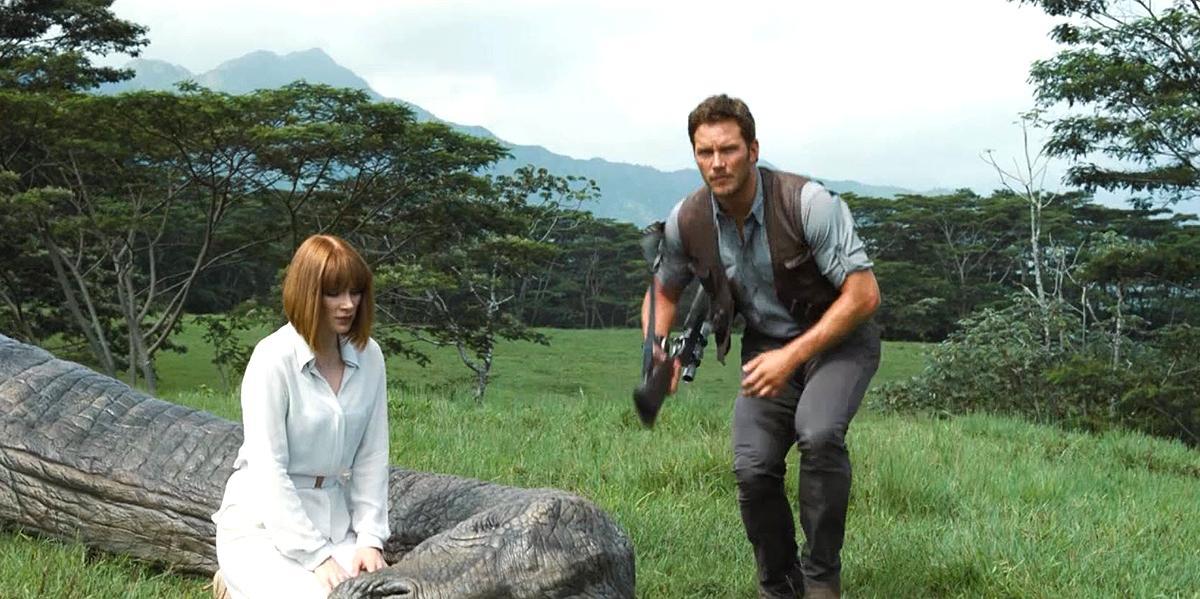 brycedallashoward-jurassicworld-04036.jpg