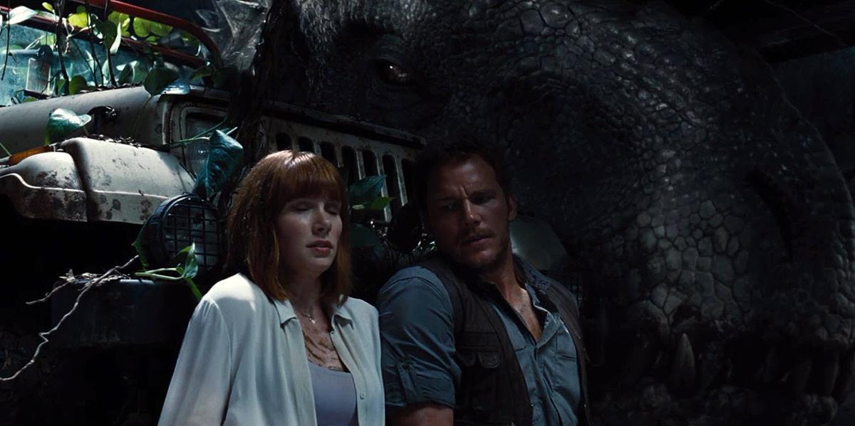 brycedallashoward-jurassicworld-04608.jpg