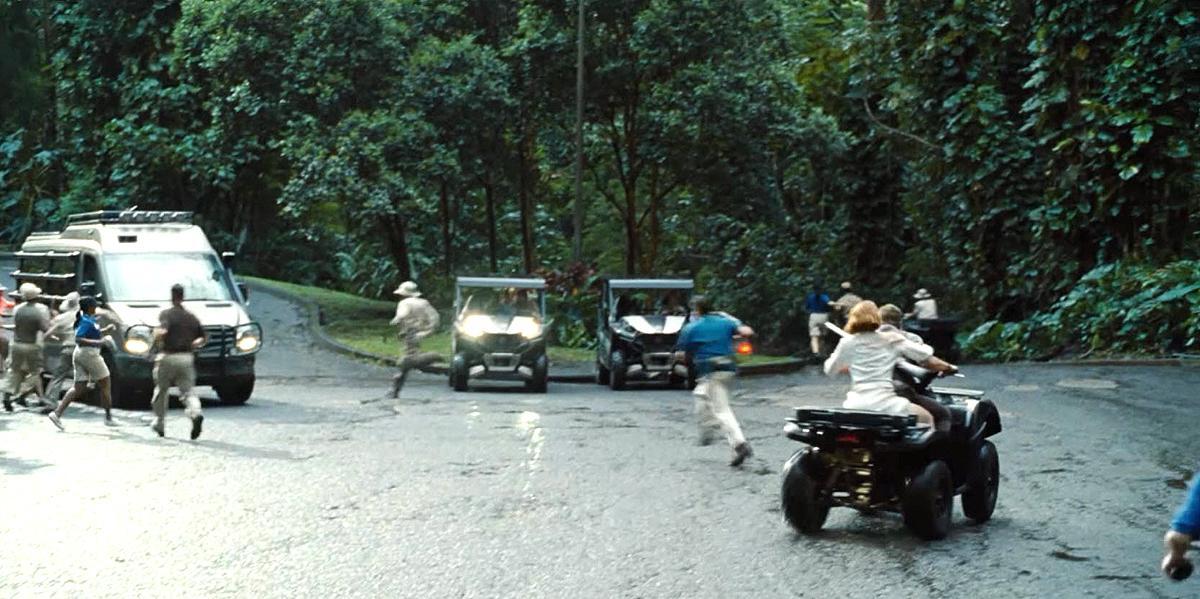 brycedallashoward-jurassicworld-04885.jpg