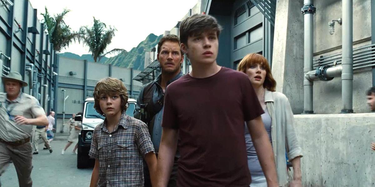 brycedallashoward-jurassicworld-05190.jpg