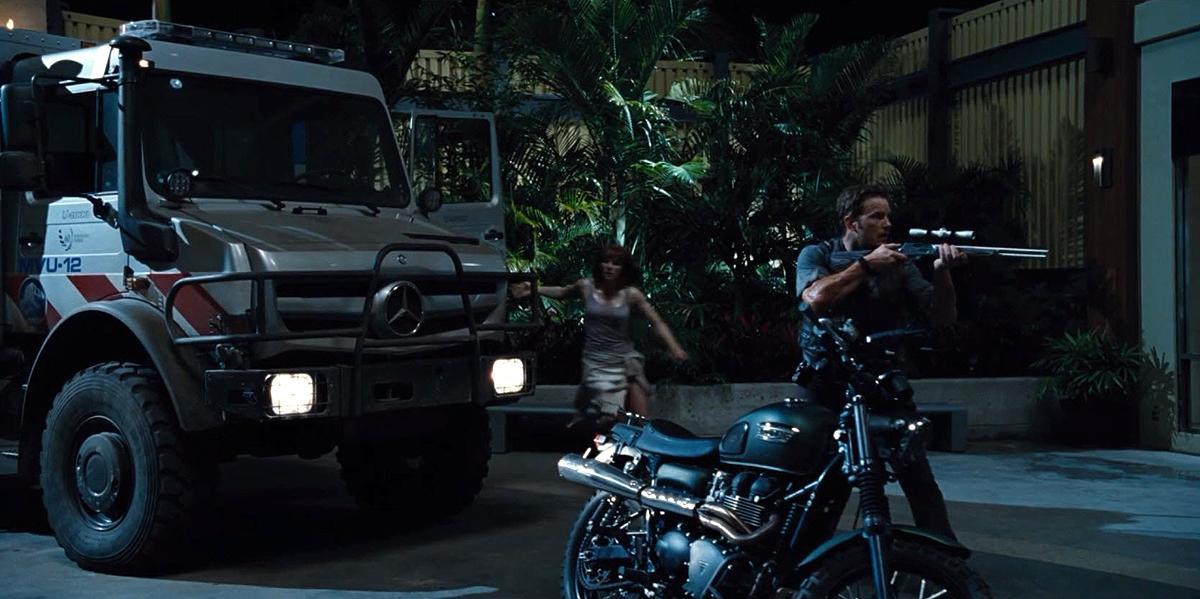 brycedallashoward-jurassicworld-06142.jpg