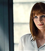 brycedallashoward-jurassicworld-01150.jpg