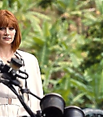 brycedallashoward-jurassicworld-01659.jpg