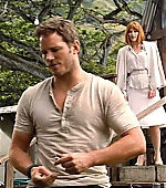 brycedallashoward-jurassicworld-01723.jpg