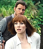 brycedallashoward-jurassicworld-04207.jpg