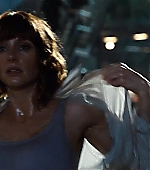 brycedallashoward-jurassicworld-05406.jpg