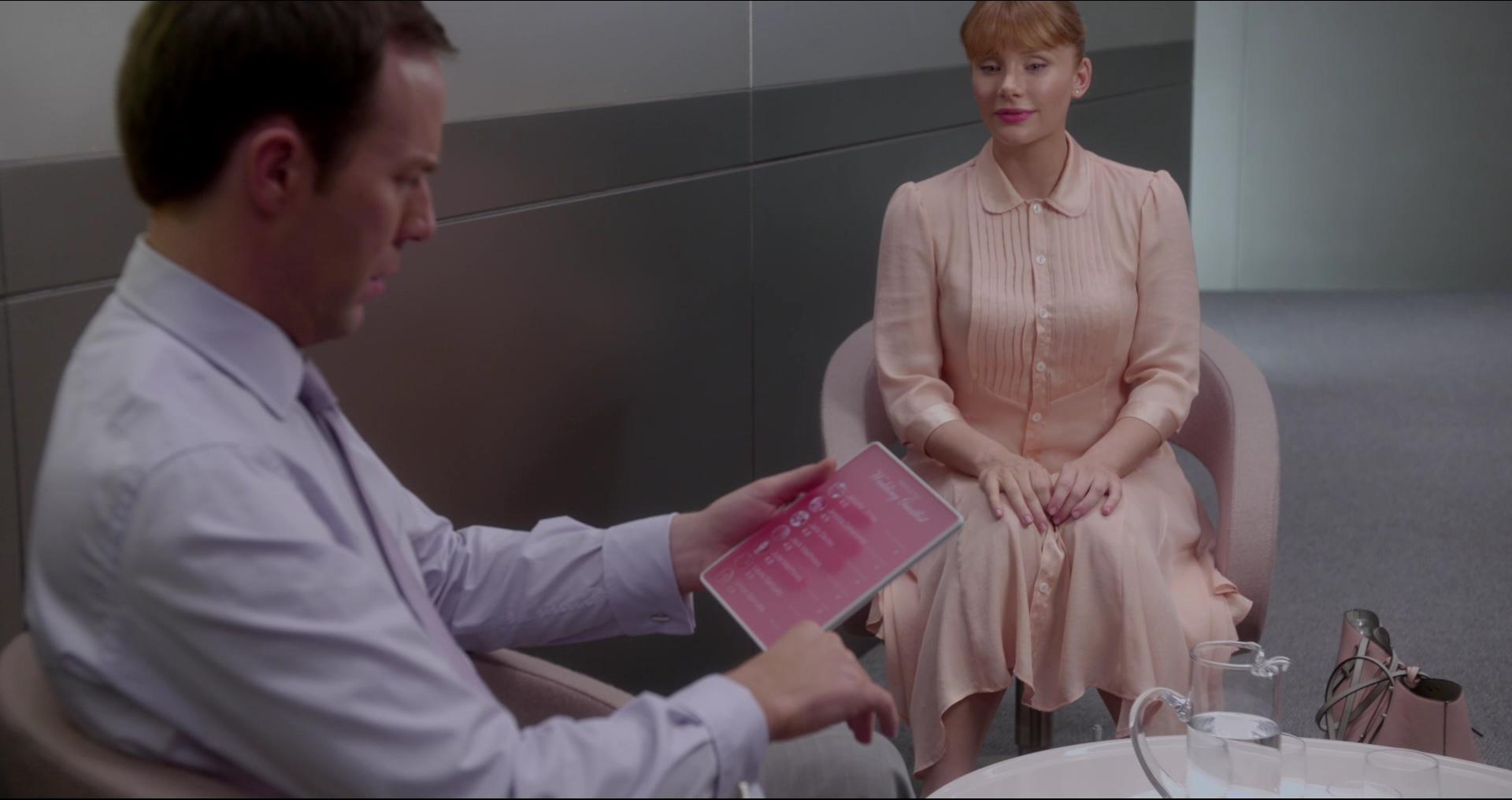 BlackMirror_28146329.jpg