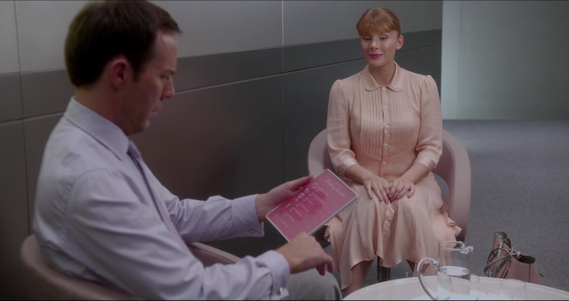 BlackMirror_28146429.jpg