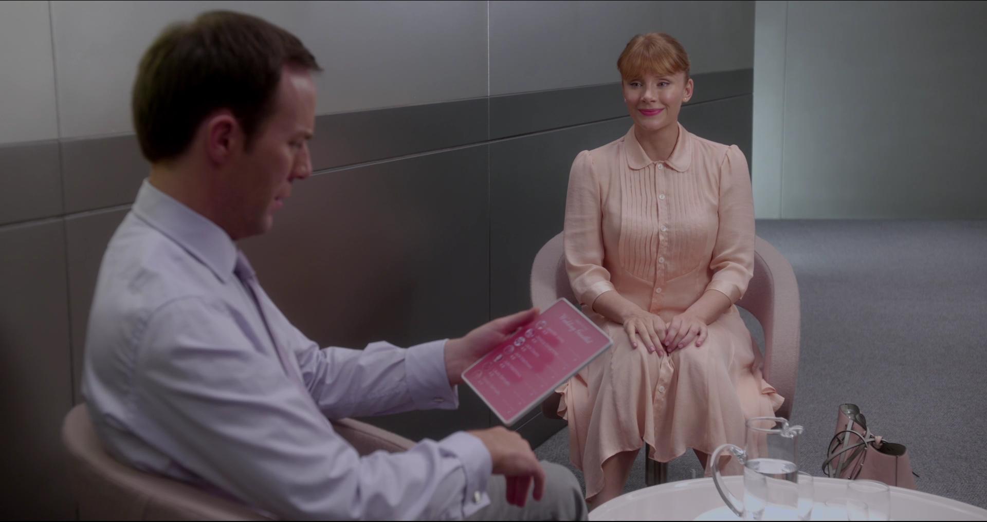 BlackMirror_28146829.jpg