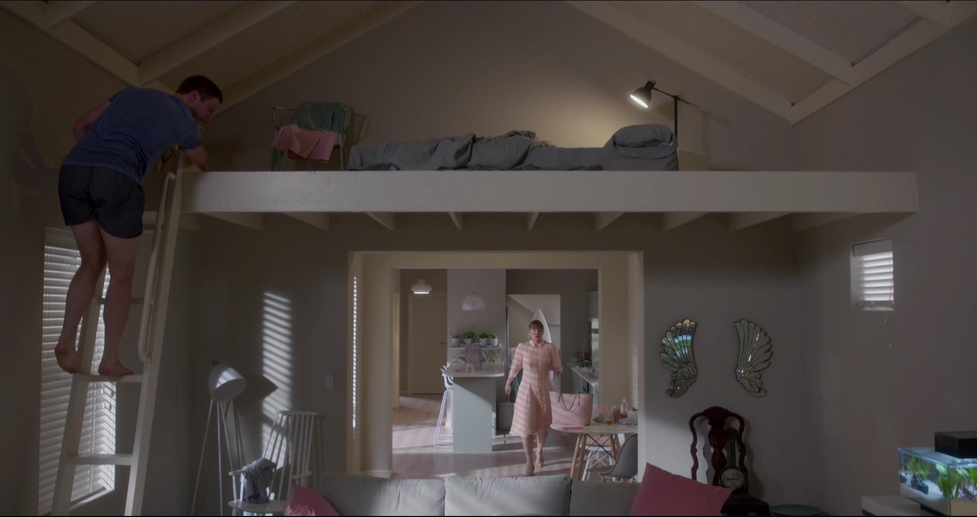 BlackMirror_2815229.jpg