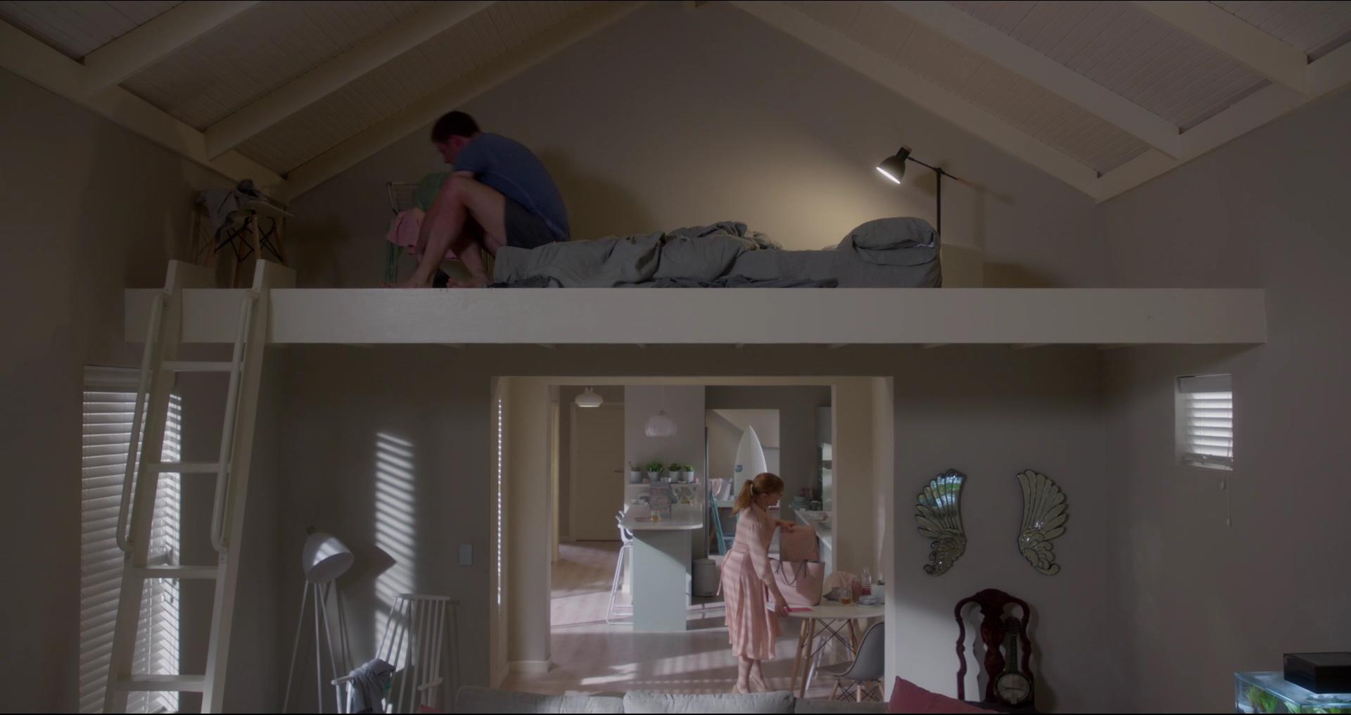 BlackMirror_2815829.jpg