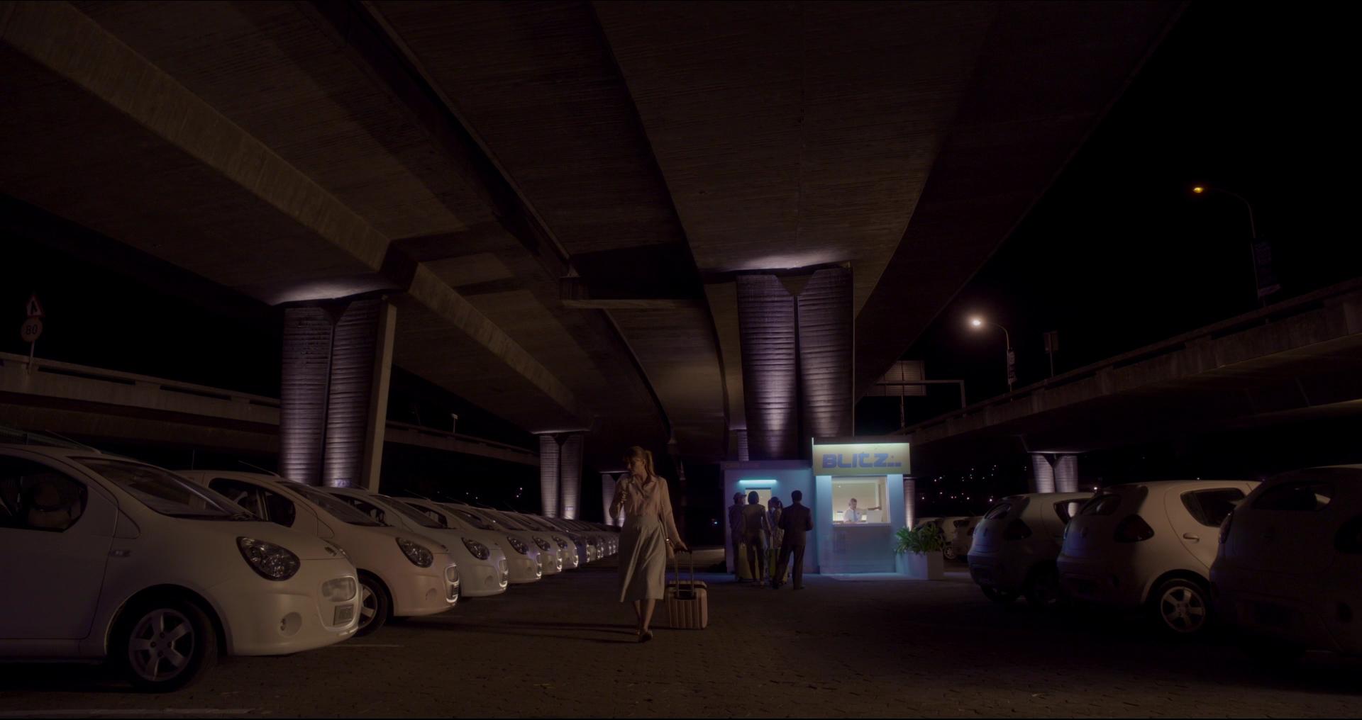 BlackMirror_28214129.jpg BlackMirror_28214129.jpg