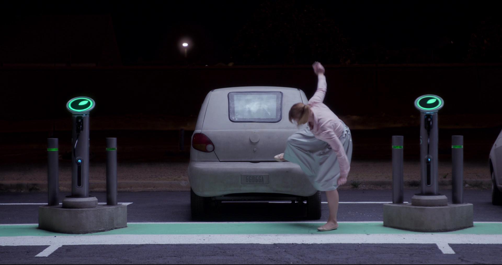 BlackMirror_28252029.jpg BlackMirror_28252029.jpg