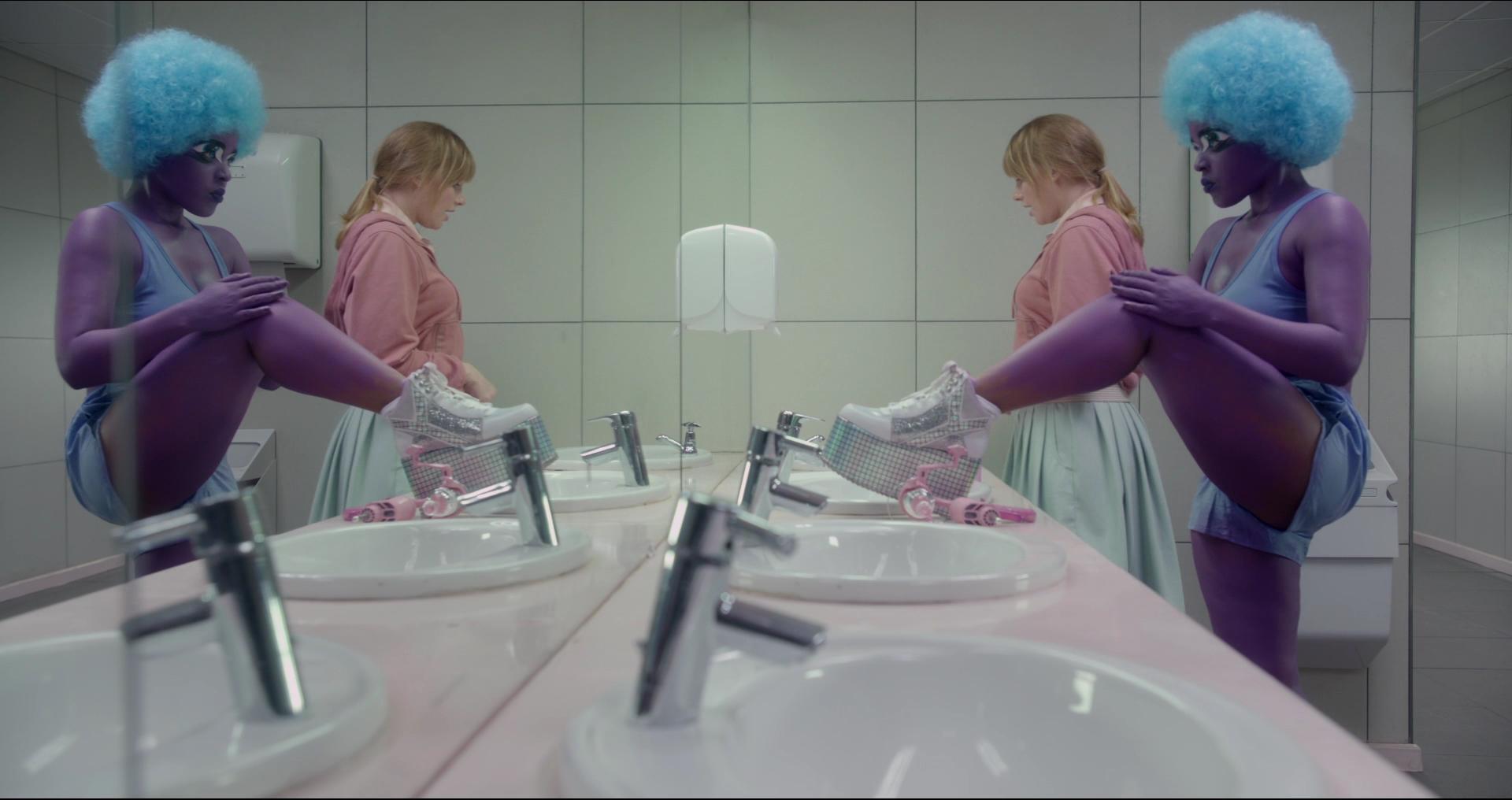 BlackMirror_28304429.jpg BlackMirror_28304429.jpg