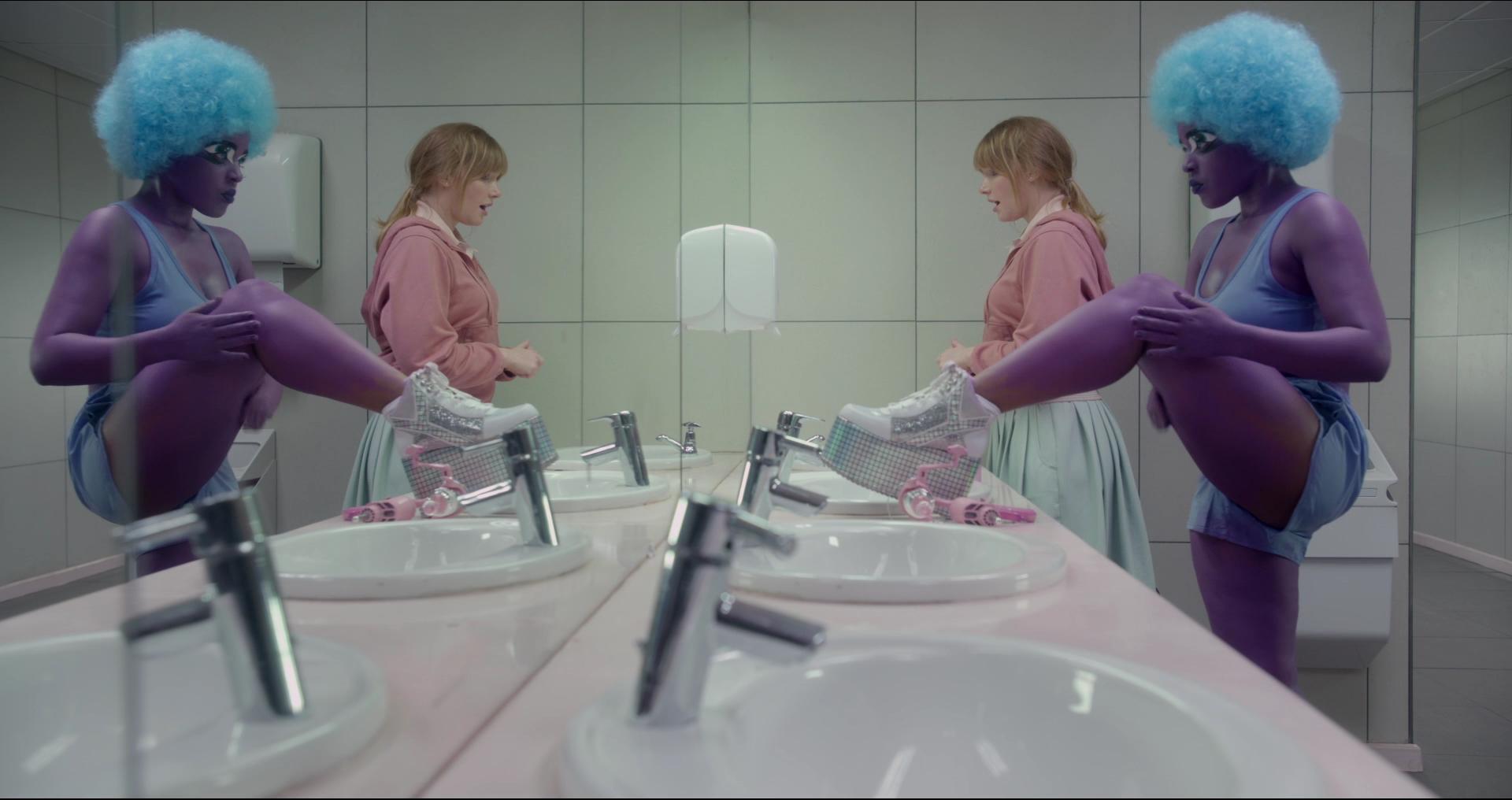 BlackMirror_28304529.jpg