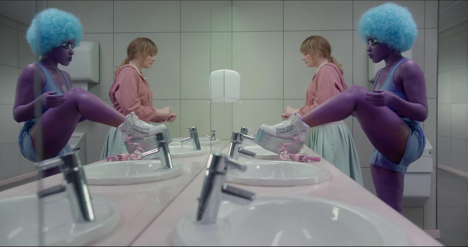 BlackMirror_28304729.jpg