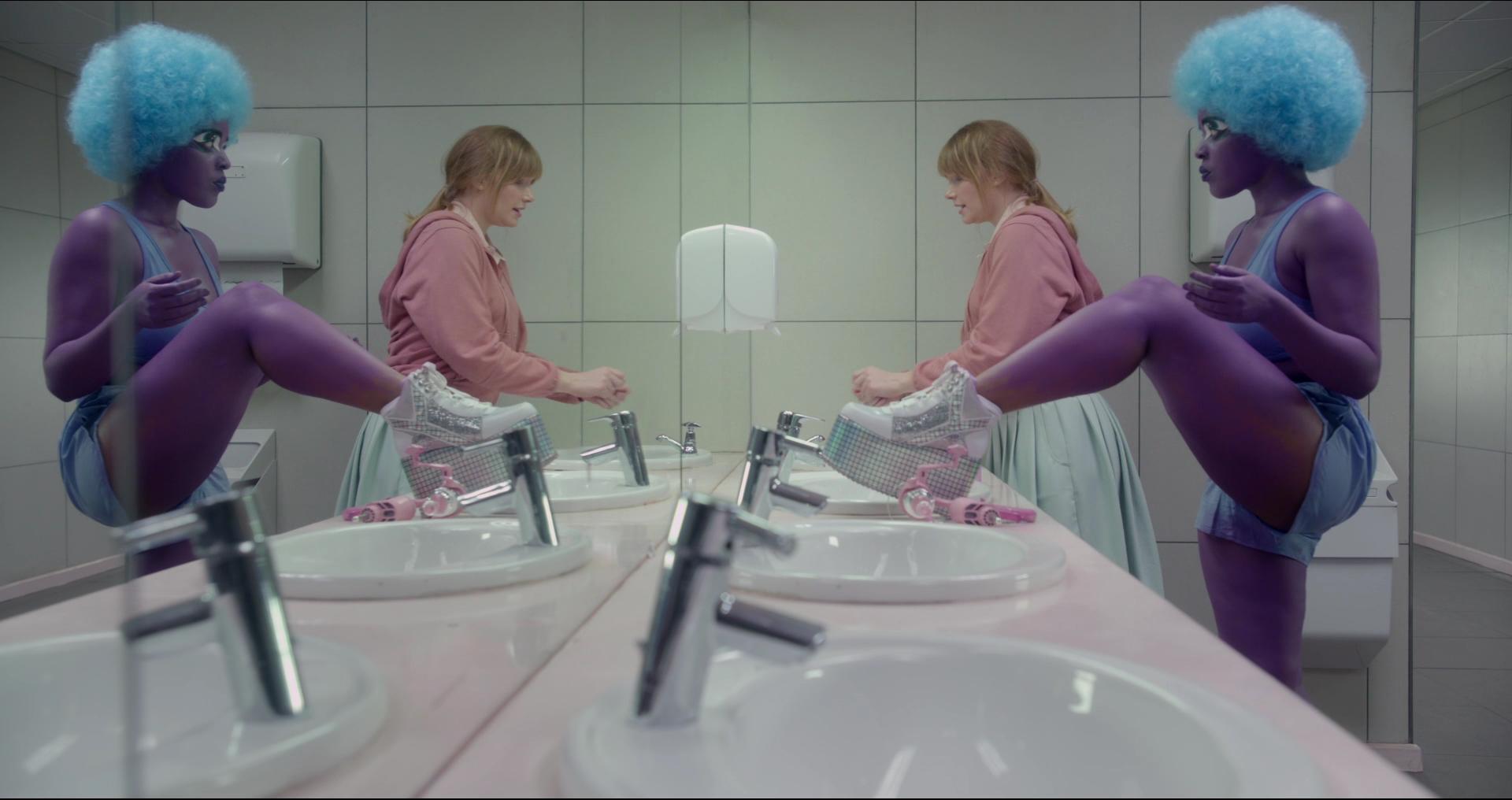 BlackMirror_28304829.jpg BlackMirror_28304829.jpg
