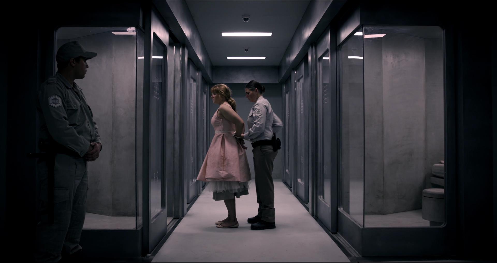 BlackMirror_28380829.jpg BlackMirror_28380829.jpg
