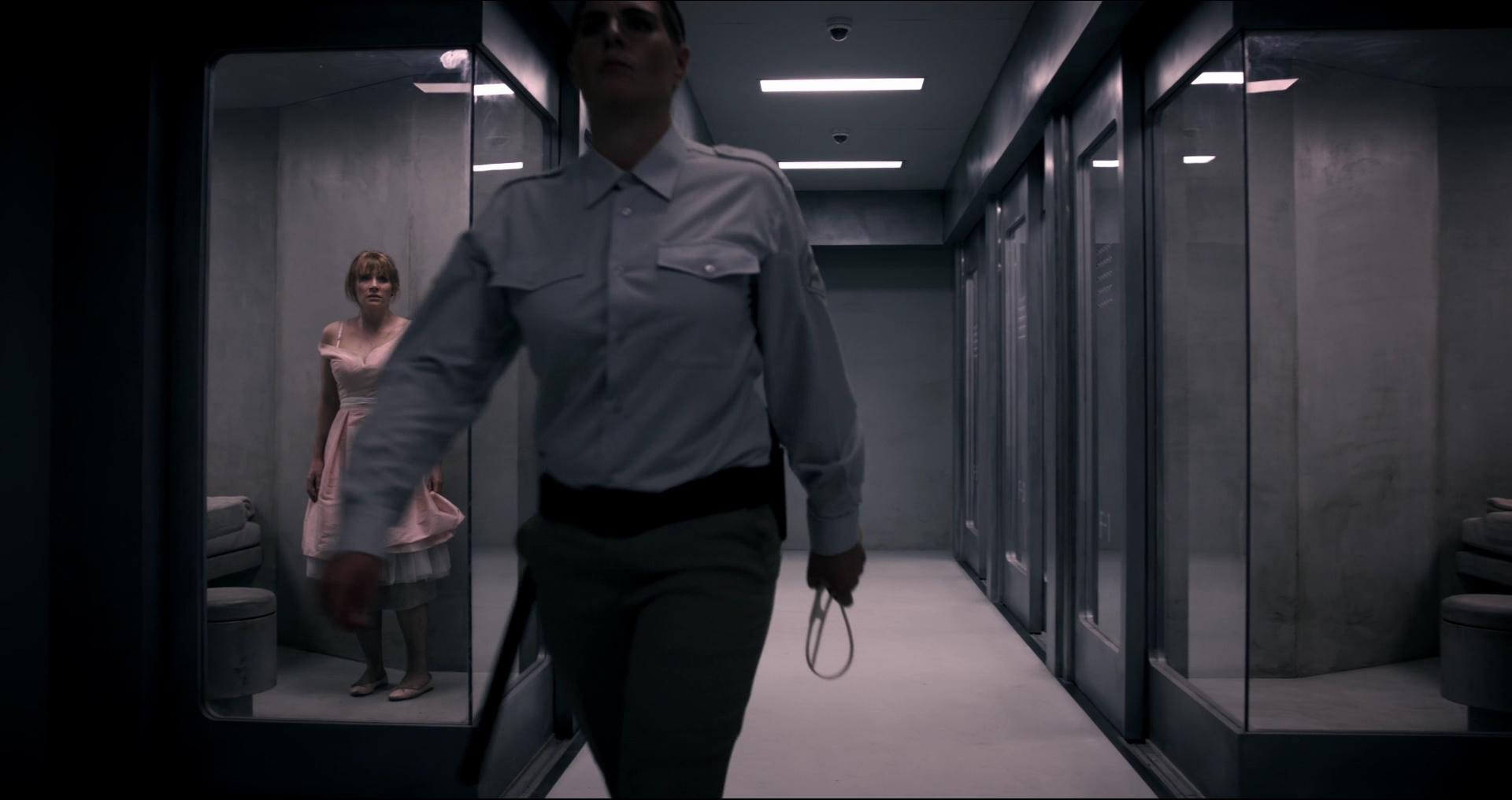 BlackMirror_28382029.jpg BlackMirror_28382029.jpg