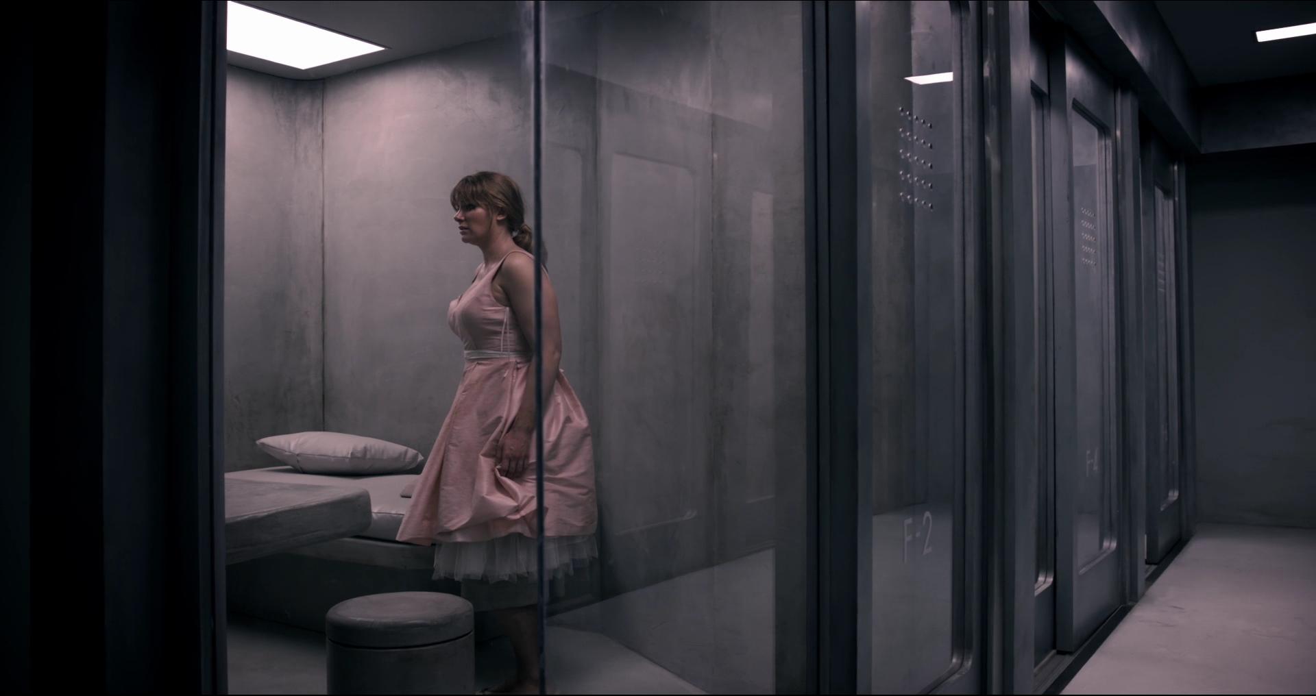 BlackMirror_28383029.jpg