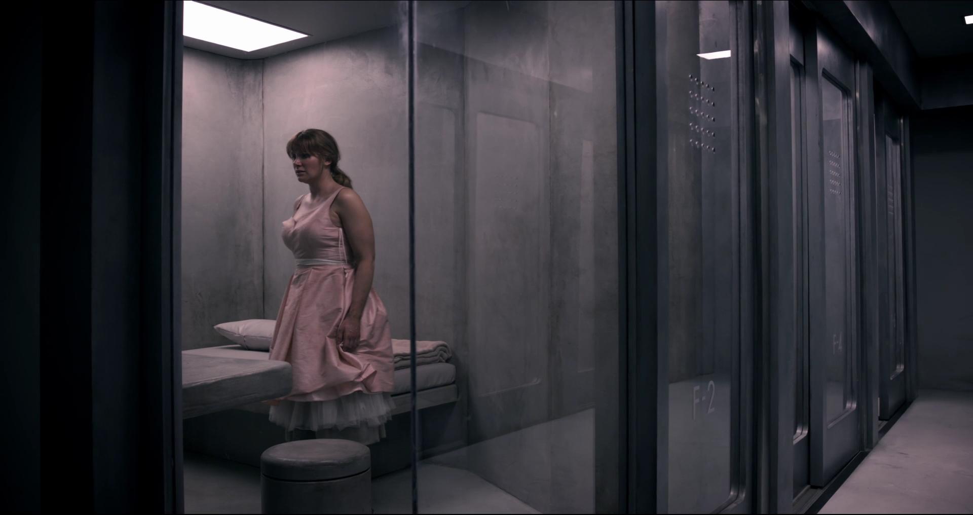 BlackMirror_28383229.jpg BlackMirror_28383229.jpg