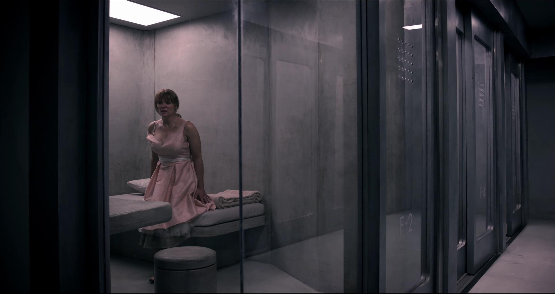 BlackMirror_28384129.jpg BlackMirror_28384129.jpg