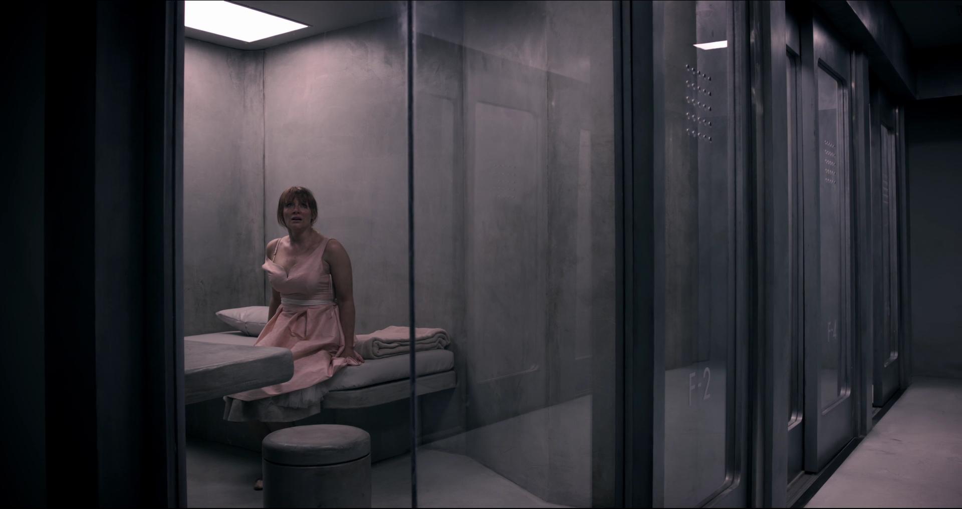 BlackMirror_28384929.jpg BlackMirror_28384929.jpg