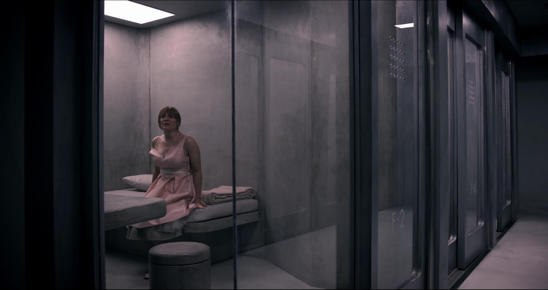 BlackMirror_28385129.jpg BlackMirror_28385129.jpg