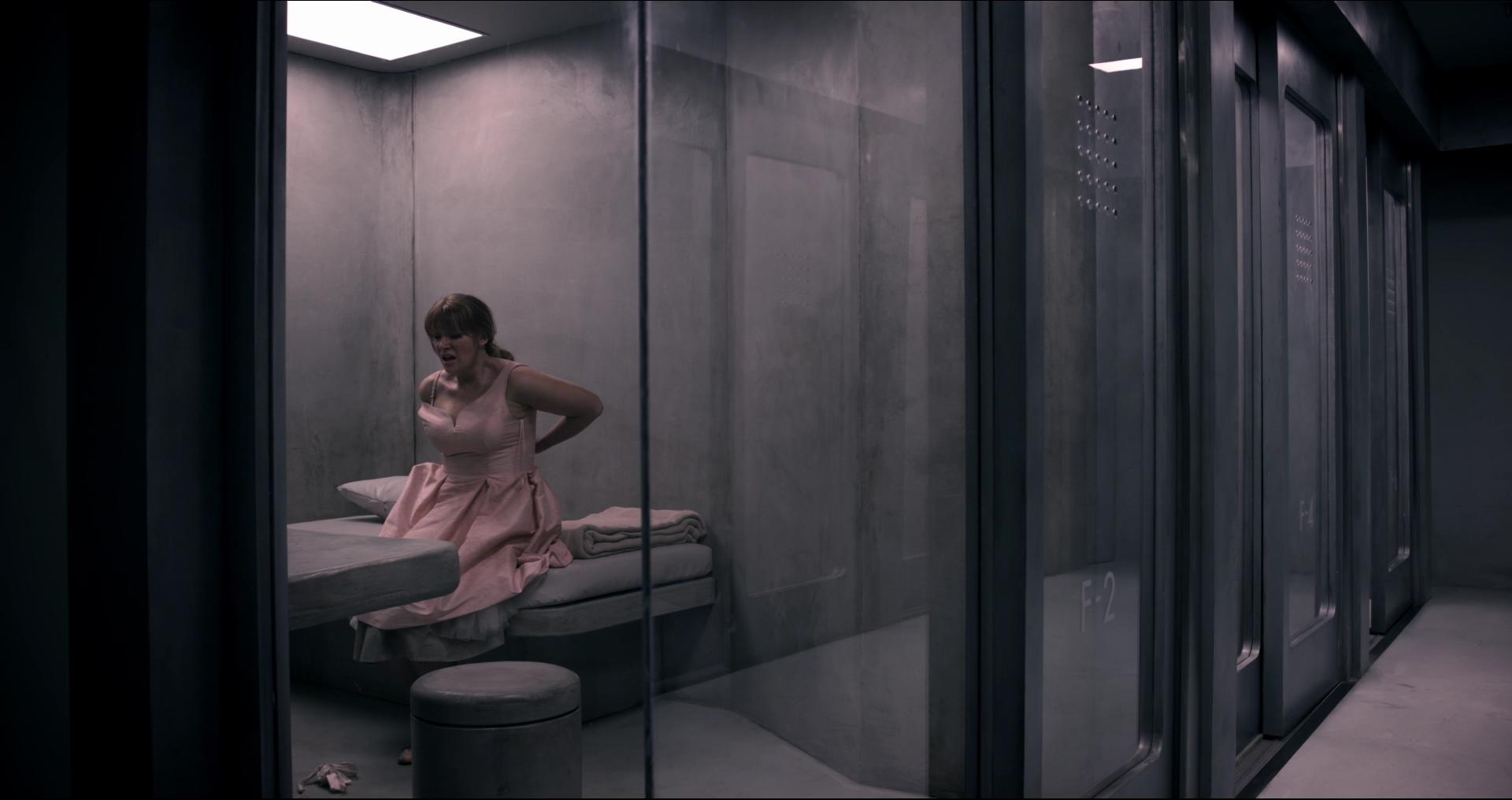 BlackMirror_28388229.jpg