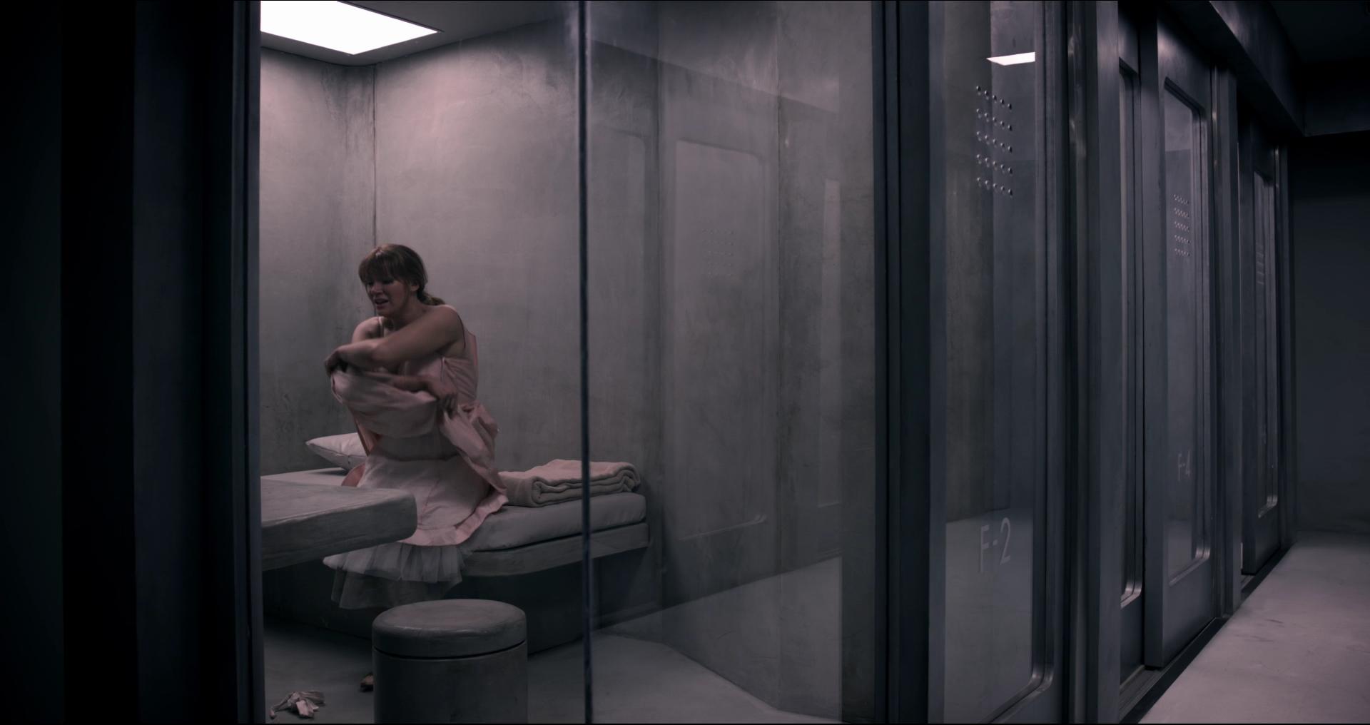 BlackMirror_28388829.jpg BlackMirror_28388829.jpg