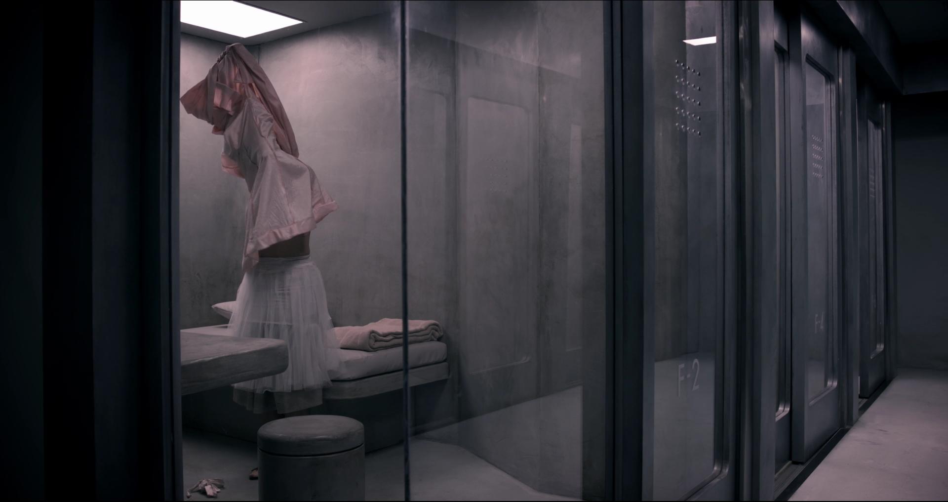 BlackMirror_28389729.jpg