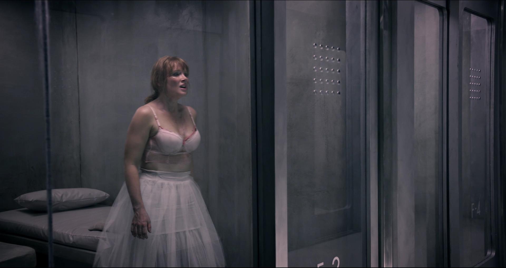 BlackMirror_28402029.jpg