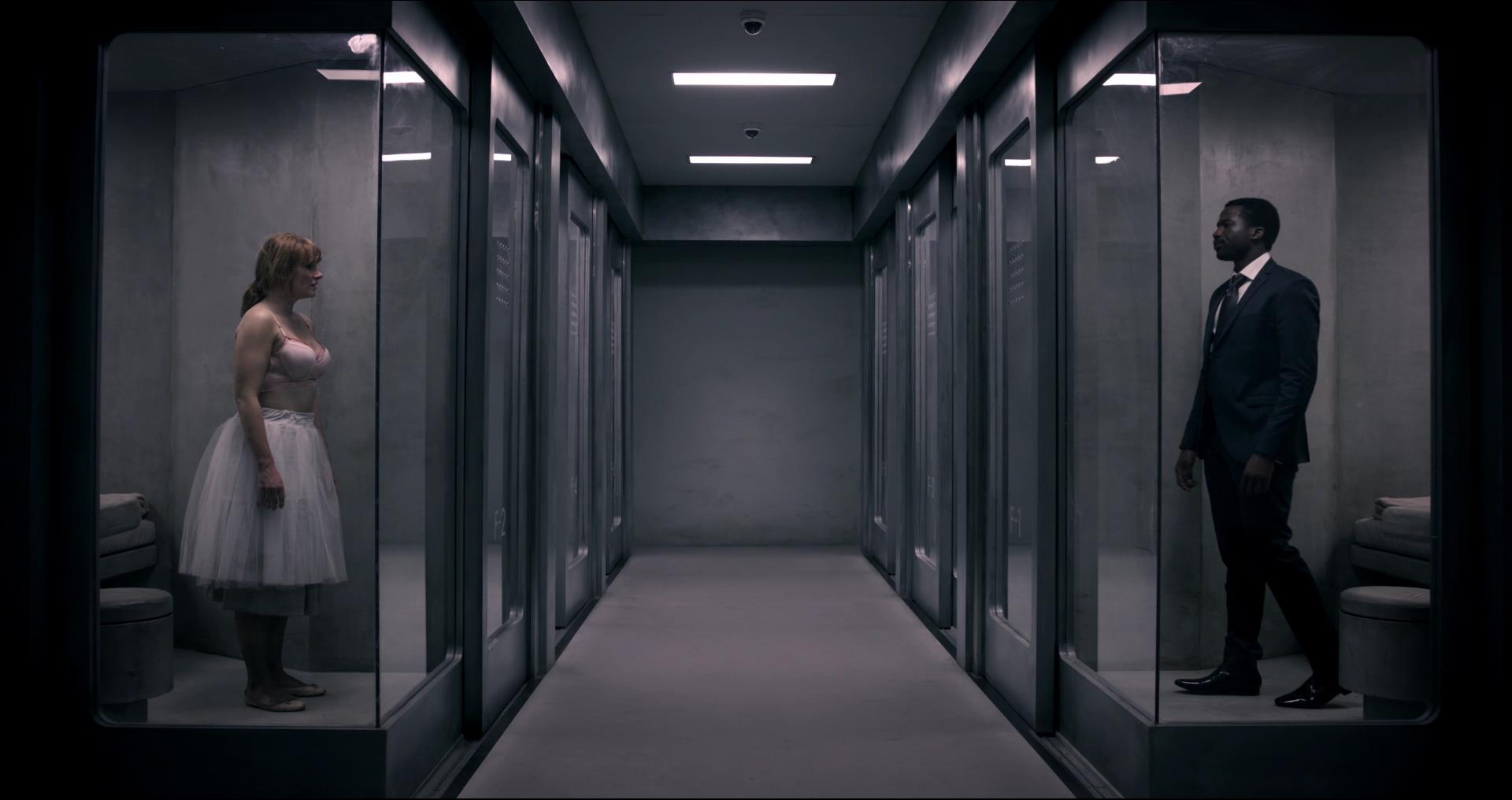 BlackMirror_28403329.jpg