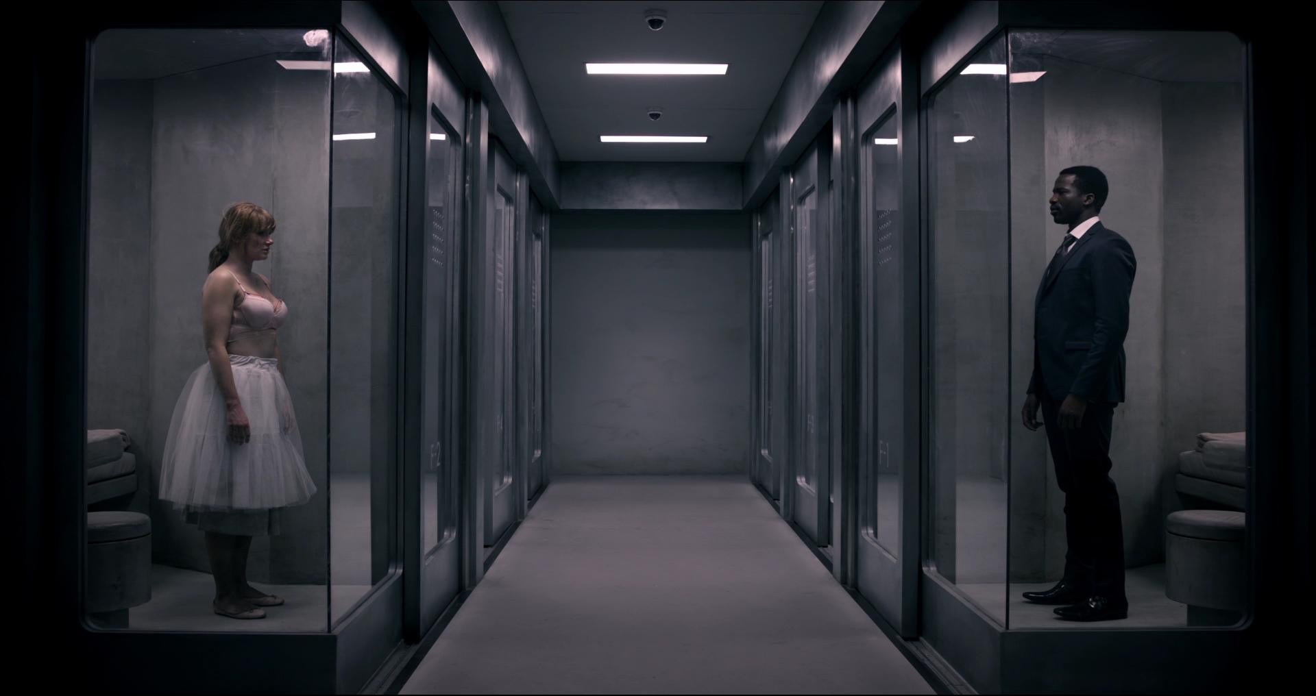 BlackMirror_28404229.jpg