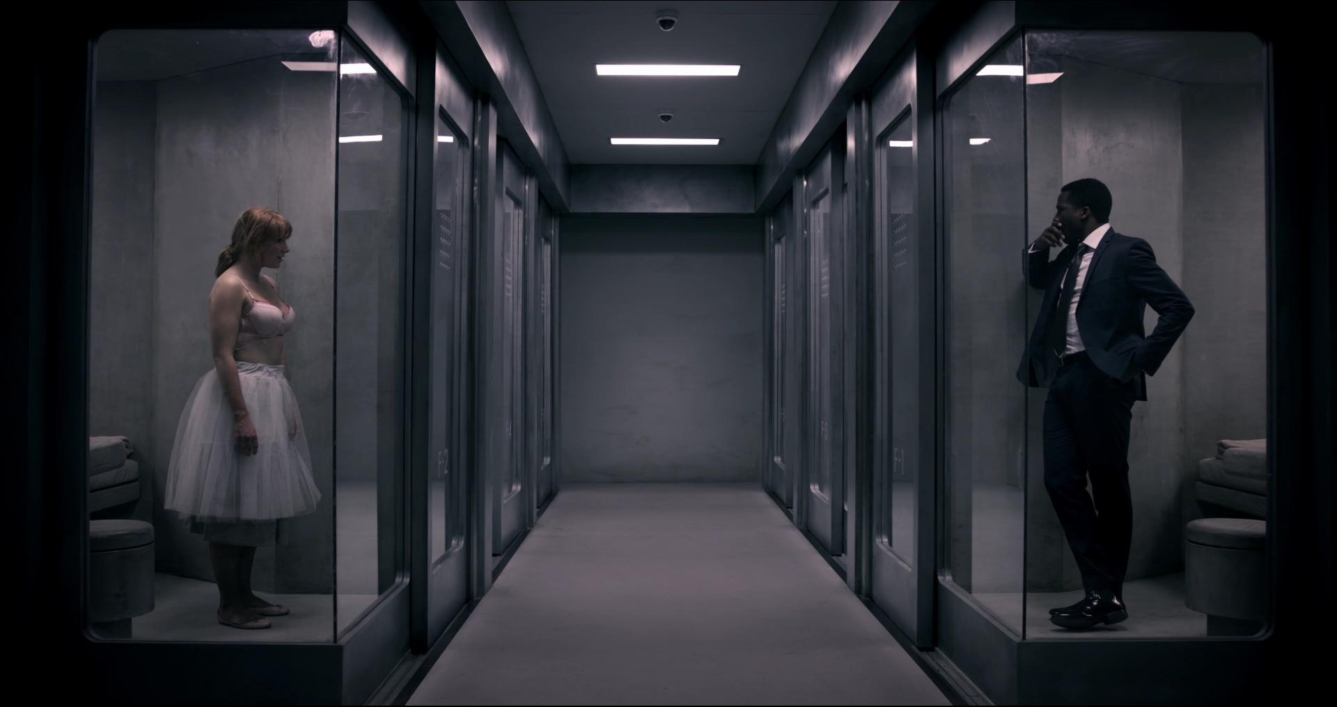 BlackMirror_28405029.jpg