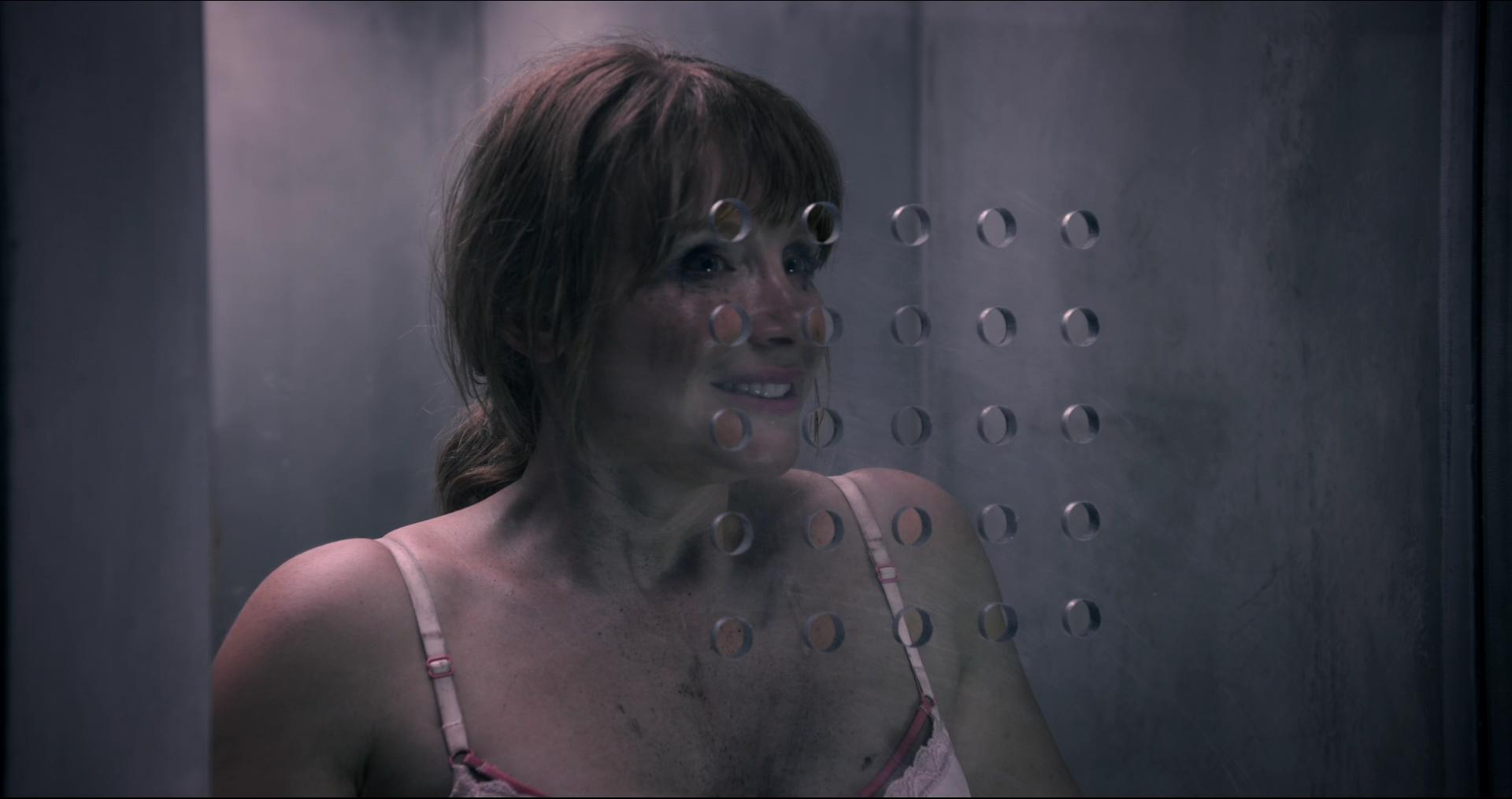 BlackMirror_28409529.jpg