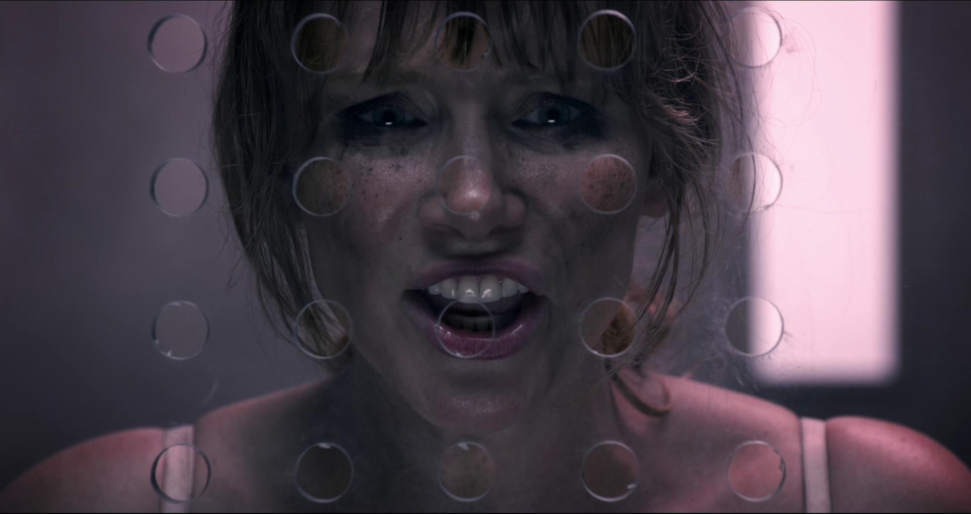 BlackMirror_28410829.jpg