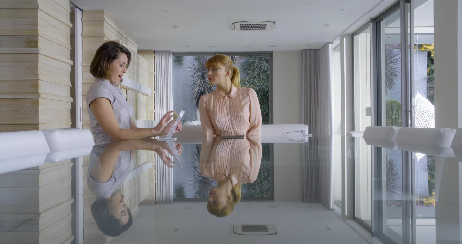 BlackMirror_2858029.jpg